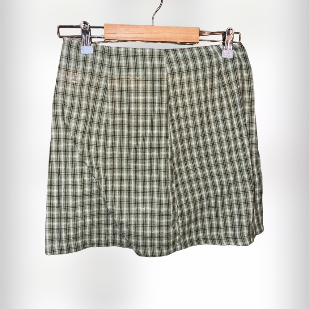 Mini green skirt